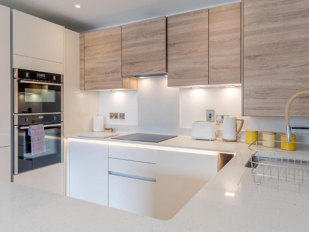 Pass The Keys Contemporary Apartment With Secure Parking Shrewsbury Exteriör bild