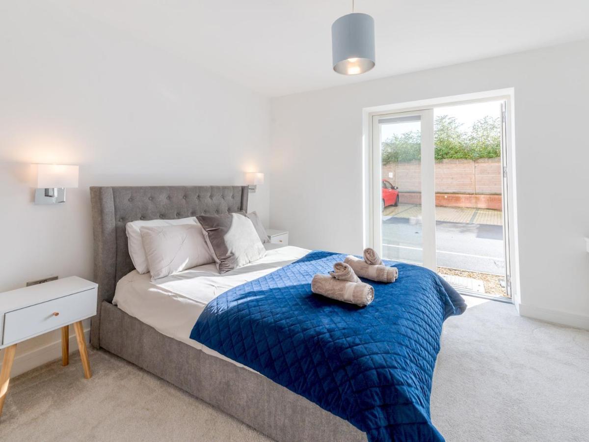 Pass The Keys Contemporary Apartment With Secure Parking Shrewsbury Exteriör bild